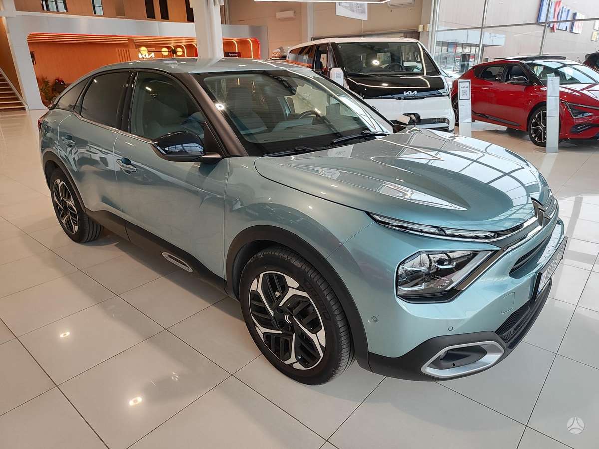 Citroen C4, 1.2 l., Хэтчбек