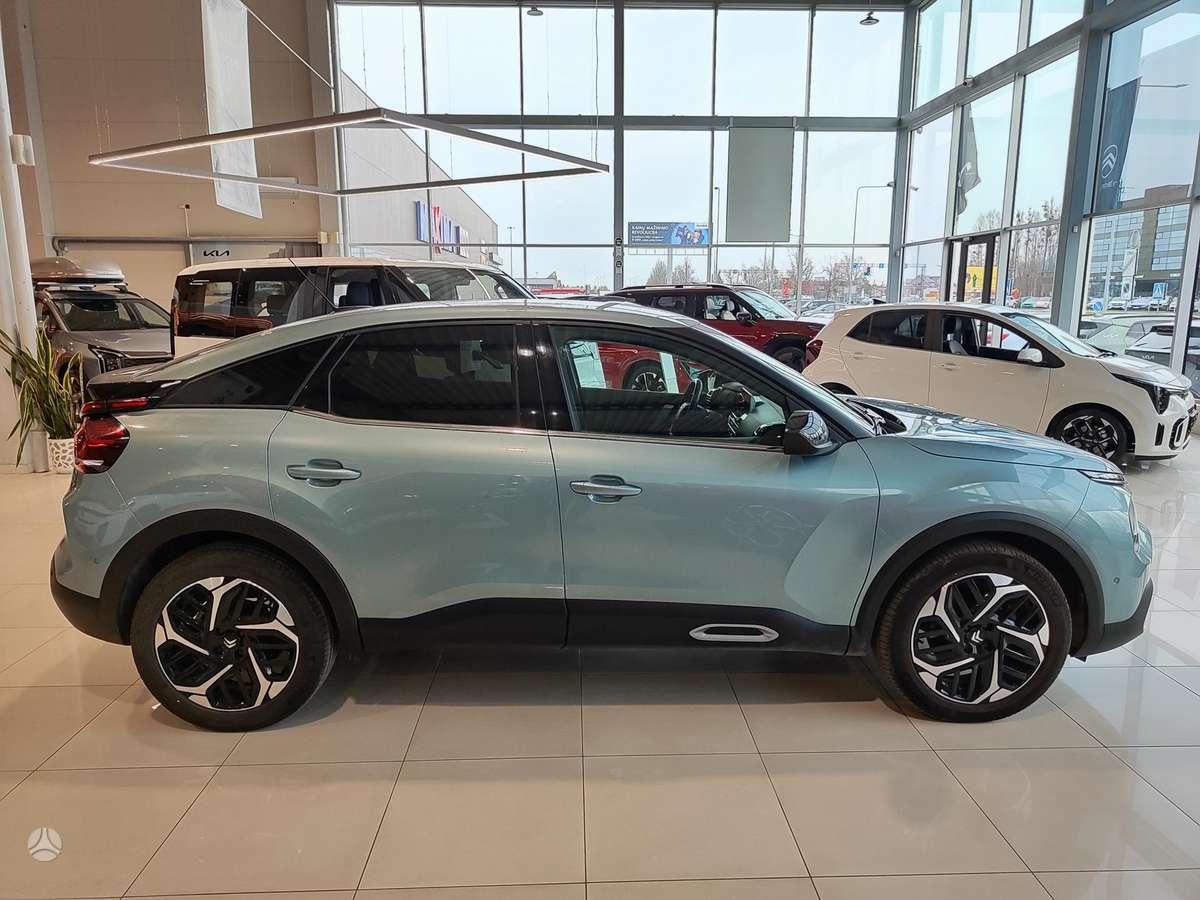 Citroen C4, 1.2 l., Хэтчбек