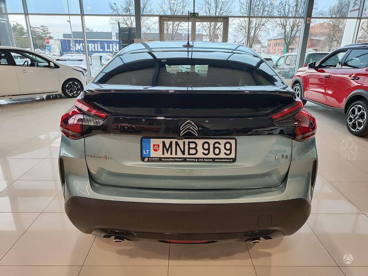 Citroen C4, 1.2 l., Хэтчбек