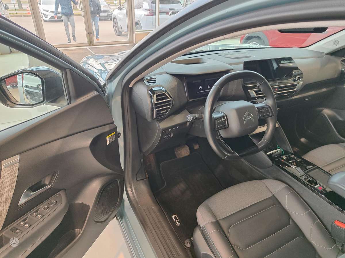 Citroen C4, 1.2 l., Хэтчбек