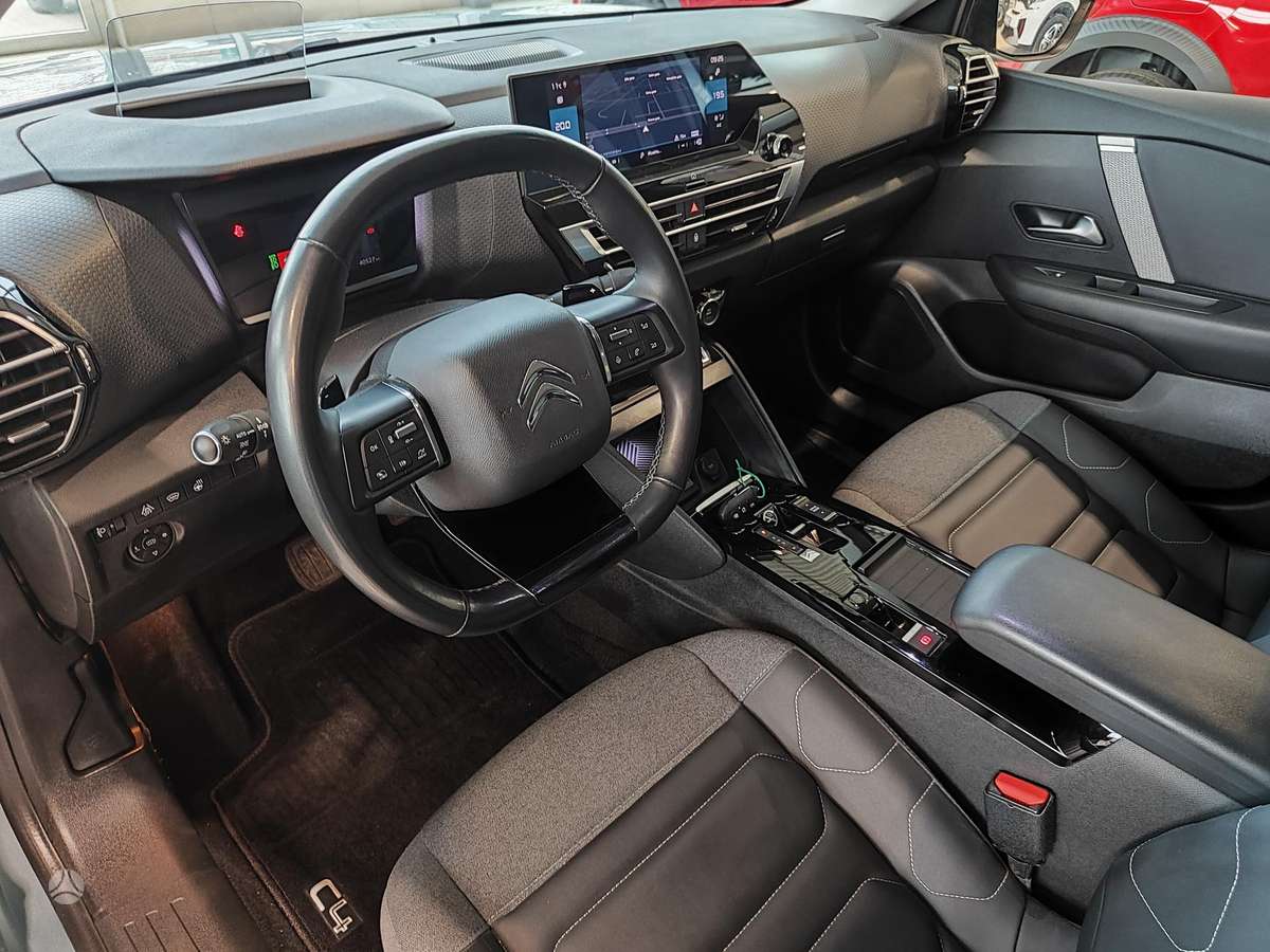 Citroen C4, 1.2 l., Хэтчбек