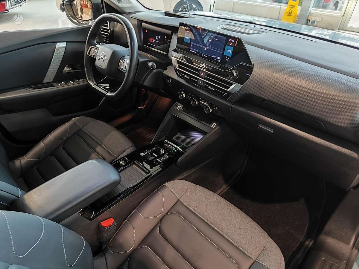 Citroen C4, 1.2 l., Хэтчбек