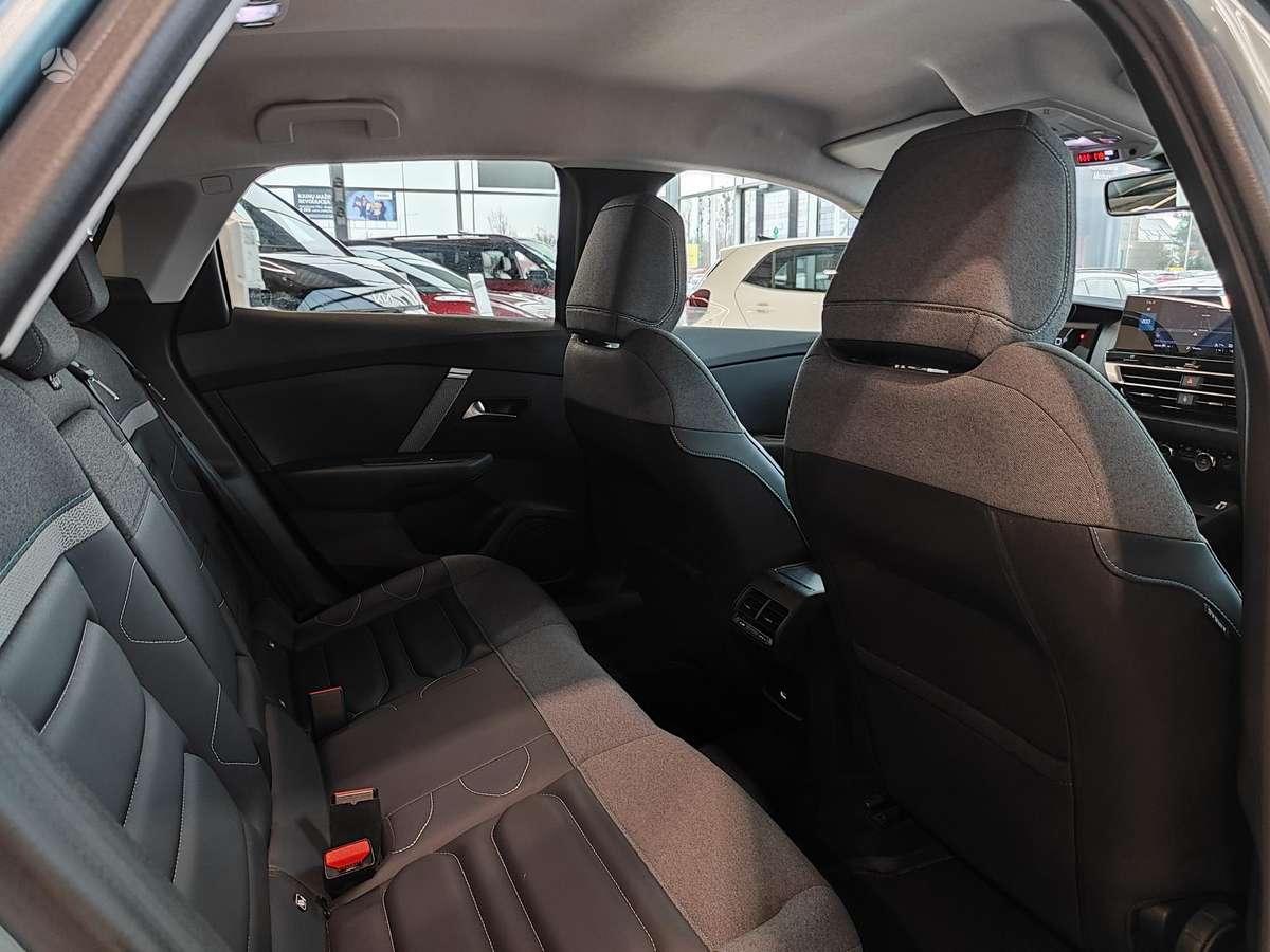 Citroen C4, 1.2 l., Хэтчбек