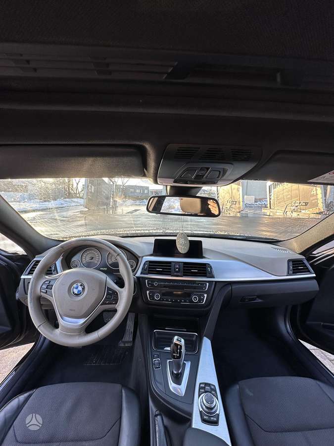 BMW 320, 2.0 l., Седан