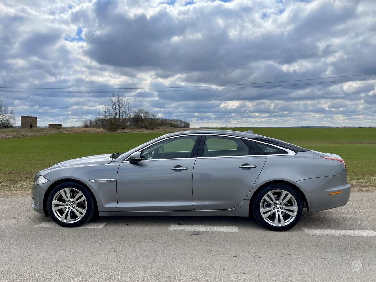 Jaguar XJ, 3.0 l., sedanas