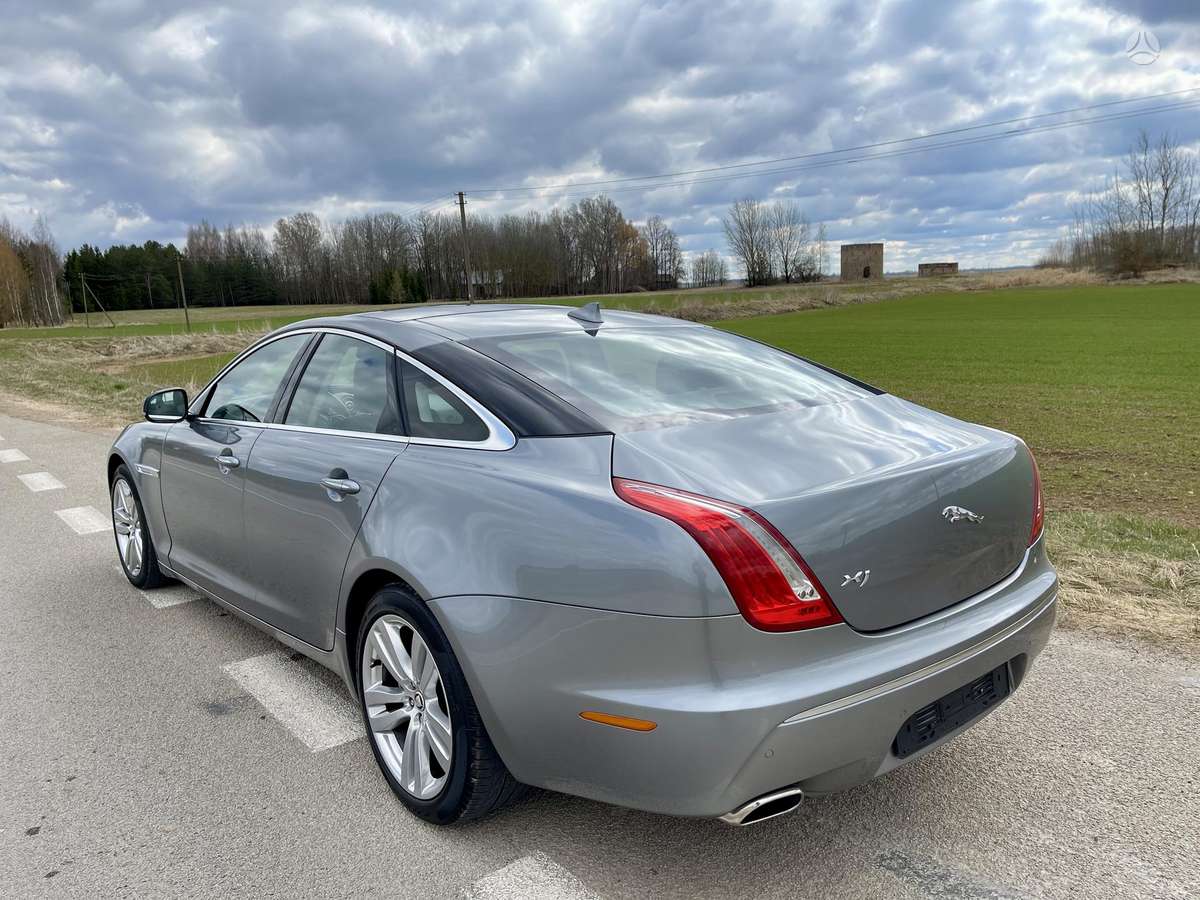 Jaguar XJ, 3.0 l., sedanas