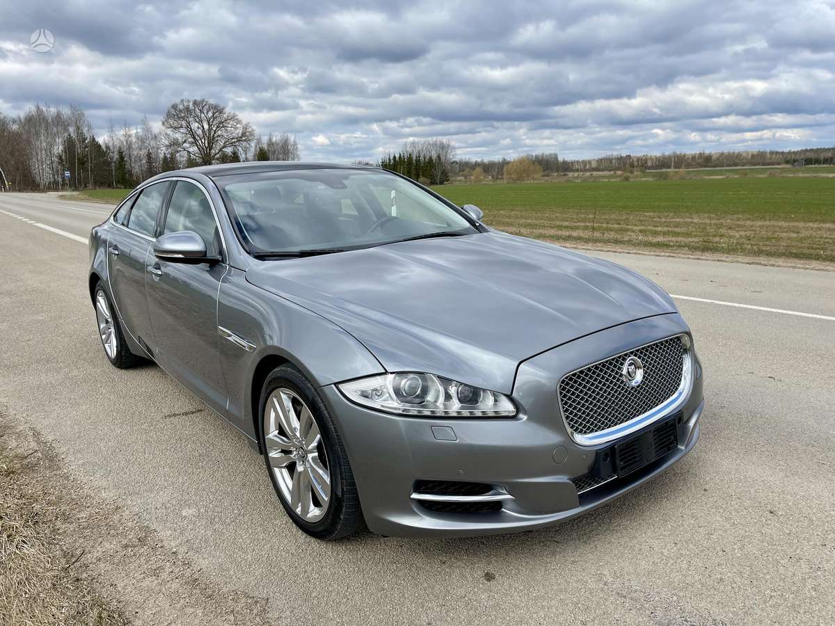 Jaguar XJ, 3.0 l., sedanas