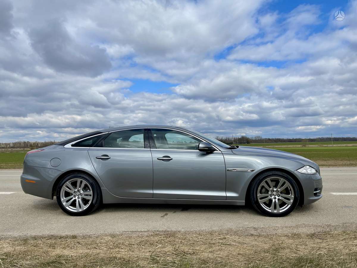 Jaguar XJ, 3.0 l., sedanas