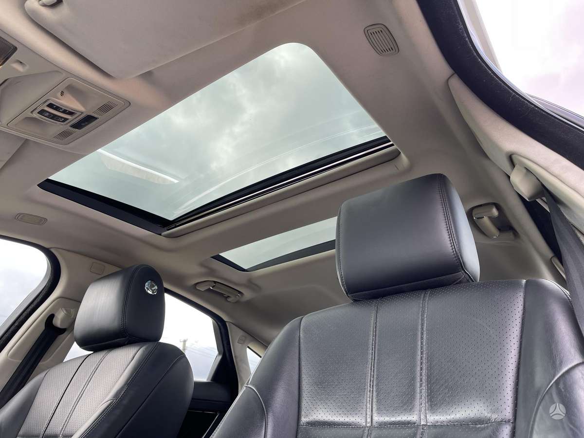 Jaguar XJ, 3.0 l., sedanas