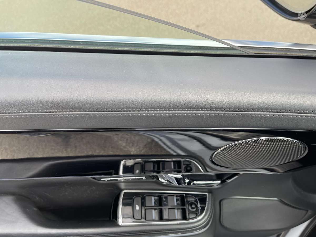 Jaguar XJ, 3.0 l., sedanas