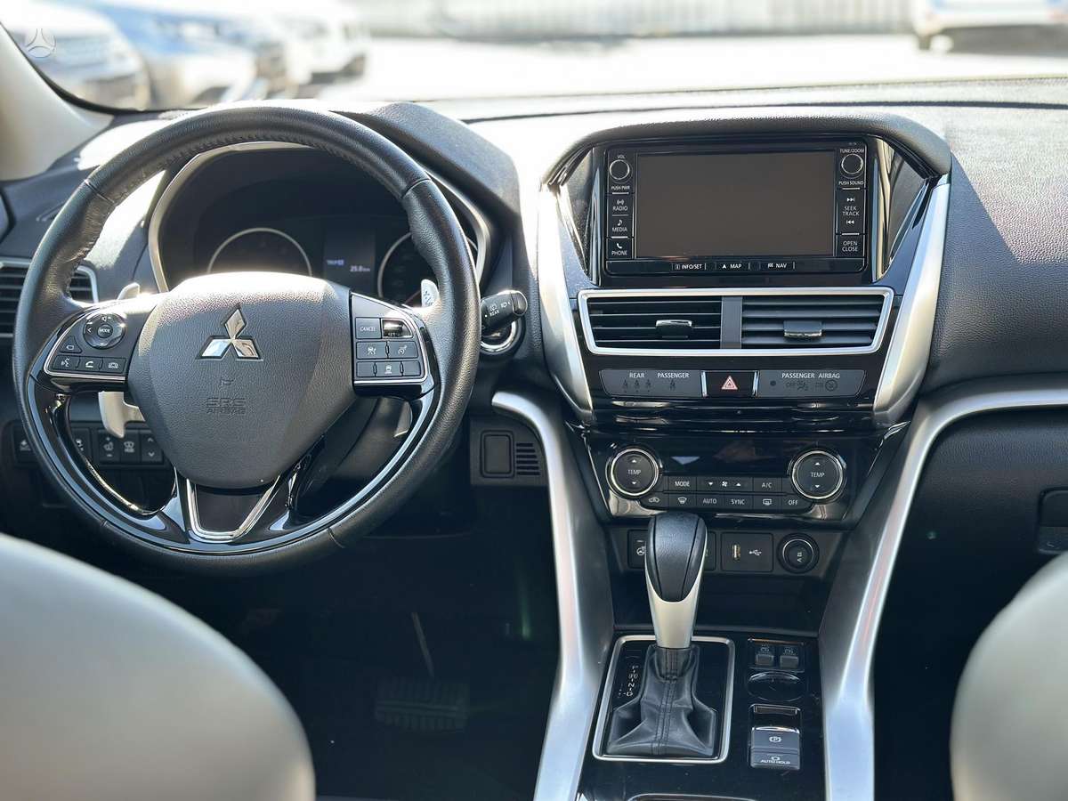 Mitsubishi Eclipse Cross, 1.5 l., off-road / crossover