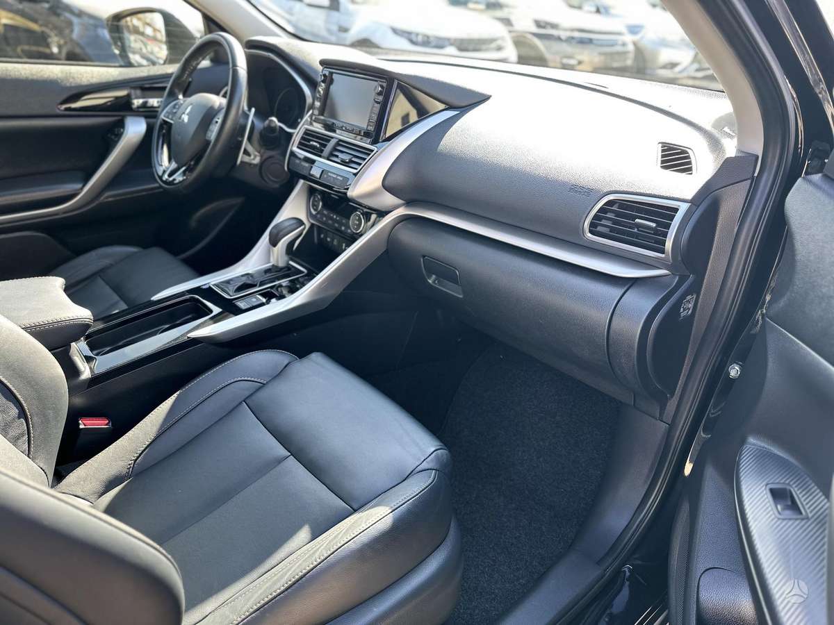 Mitsubishi Eclipse Cross, 1.5 l., off-road / crossover