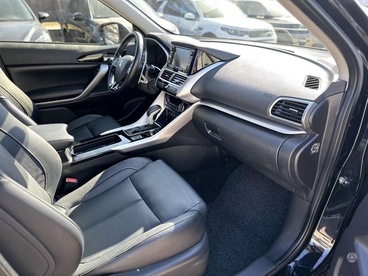 Mitsubishi Eclipse Cross, 1.5 l., off-road / crossover