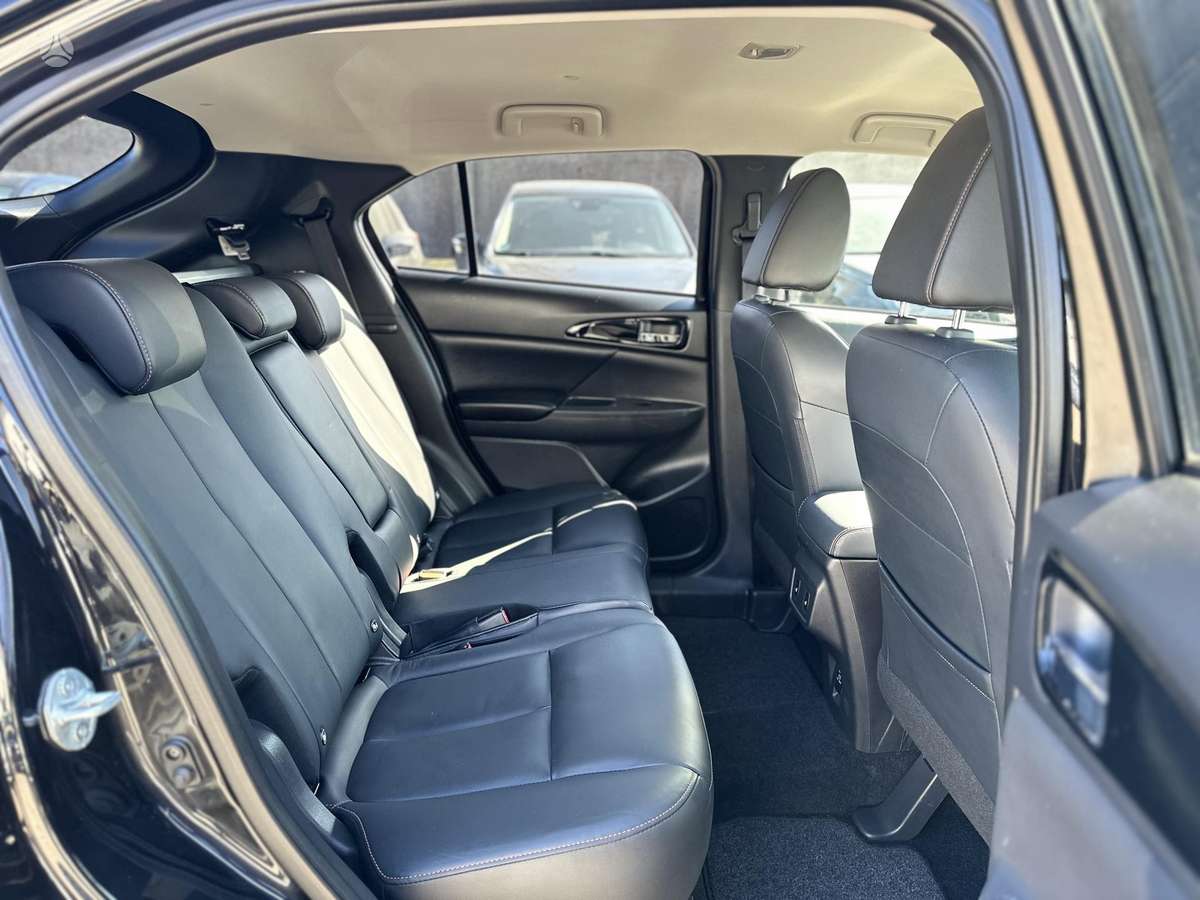 Mitsubishi Eclipse Cross, 1.5 l., off-road / crossover