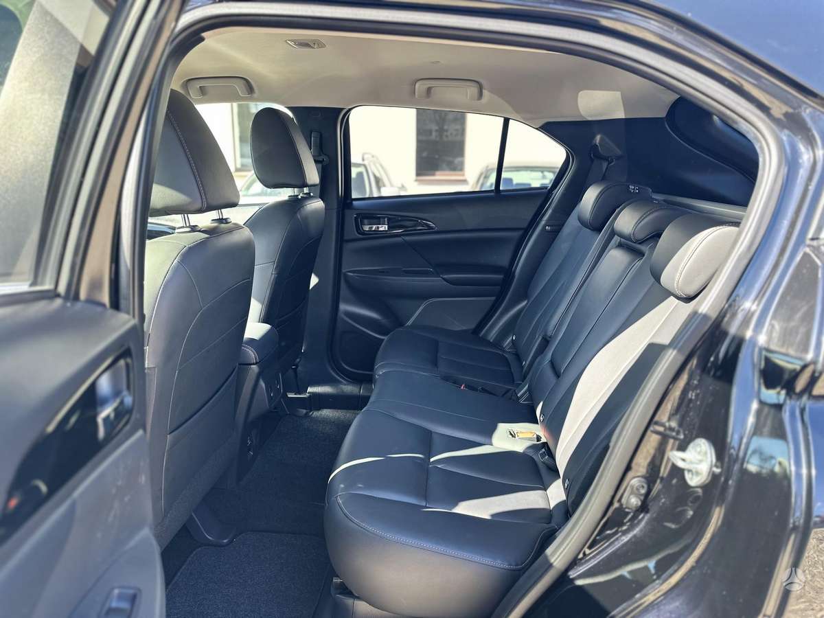 Mitsubishi Eclipse Cross, 1.5 l., off-road / crossover