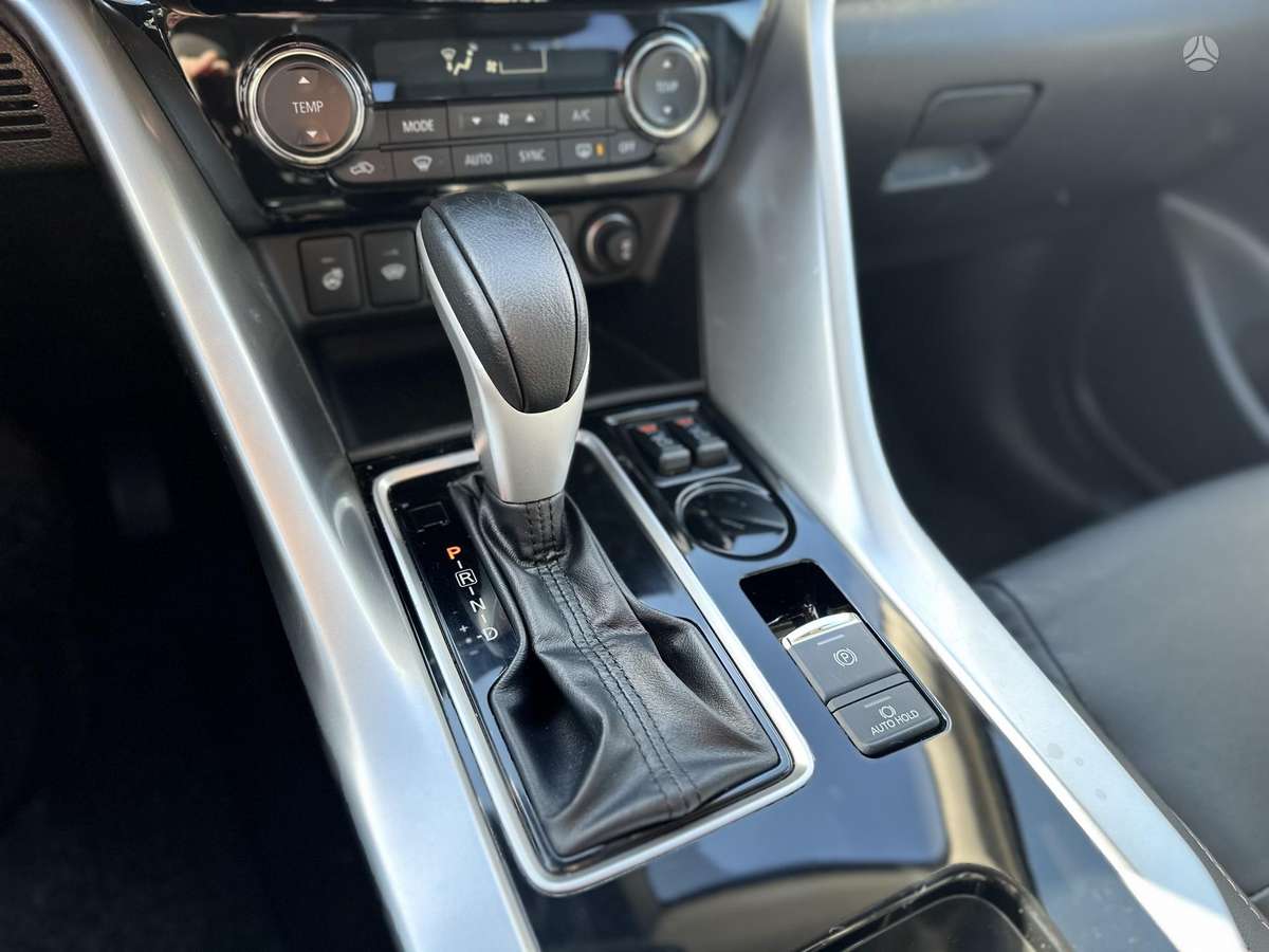 Mitsubishi Eclipse Cross, 1.5 l., off-road / crossover