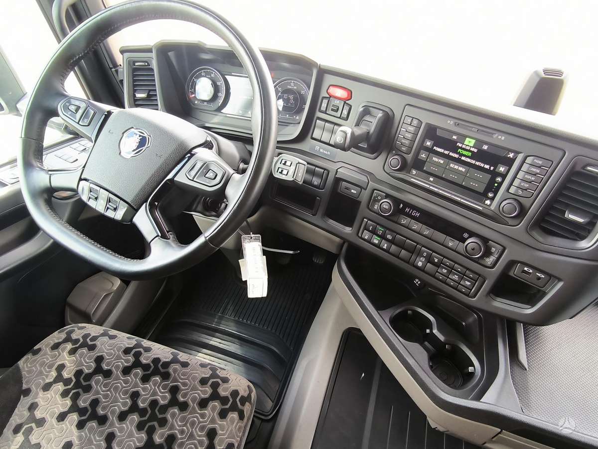 Scania R460, double sleeper