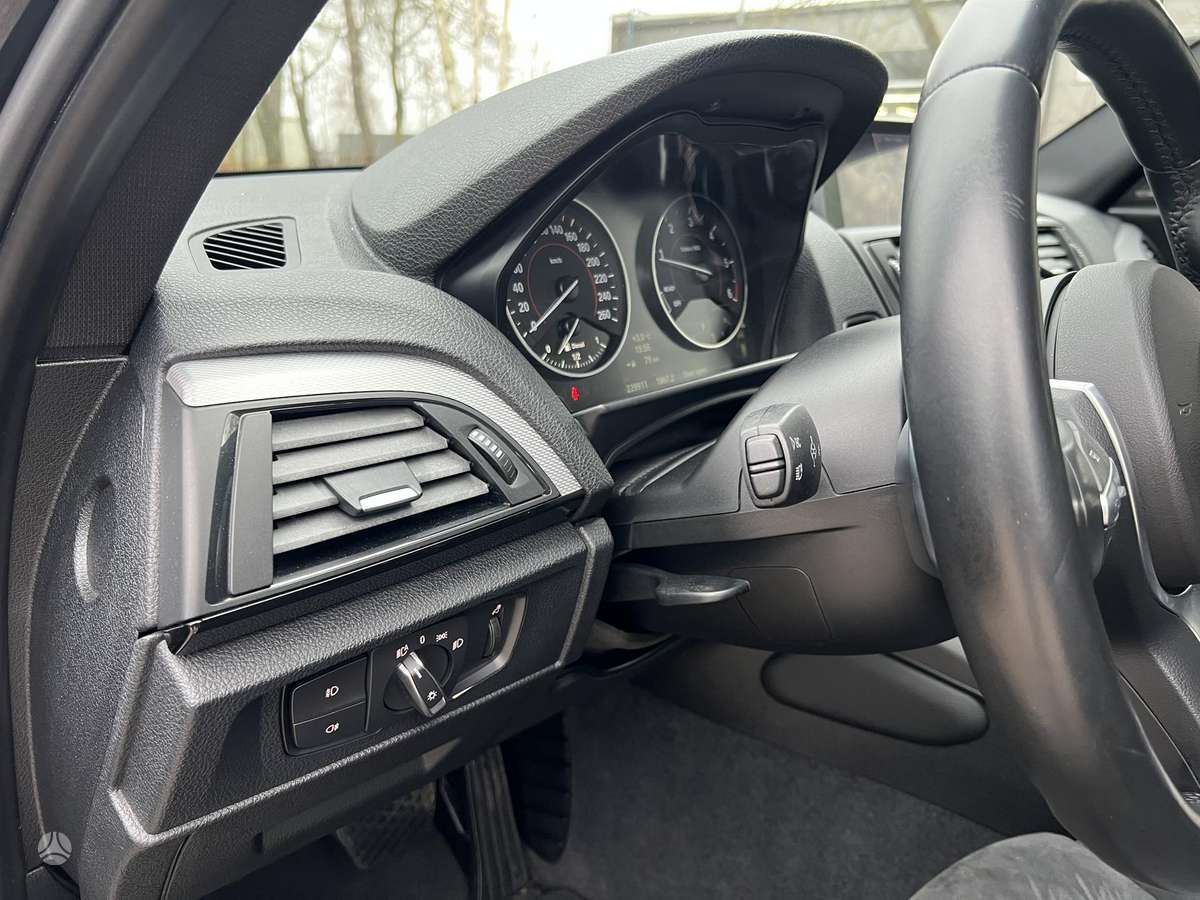 BMW 120, 2.0 l., hatchback