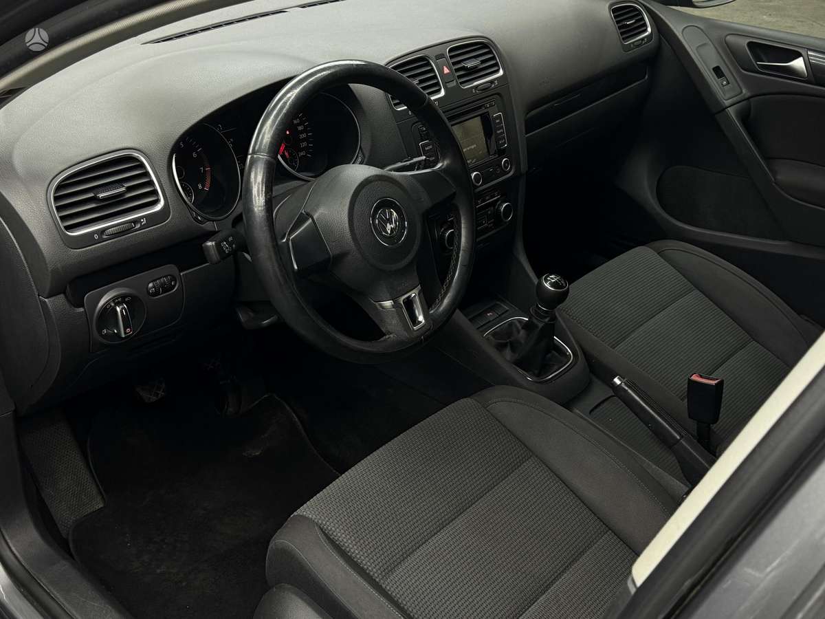 Volkswagen Golf - 4