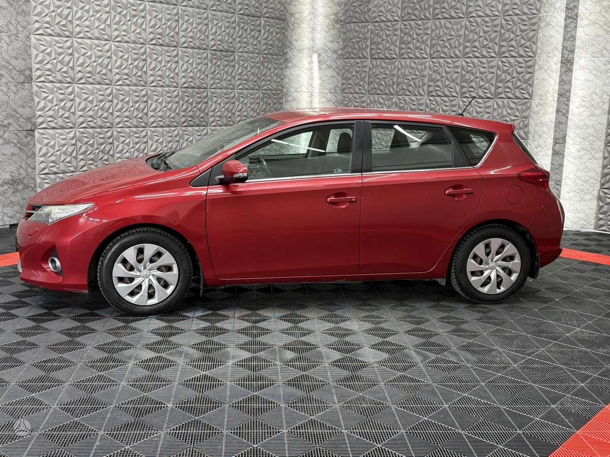 Toyota Auris, 1.6 l., hatchback