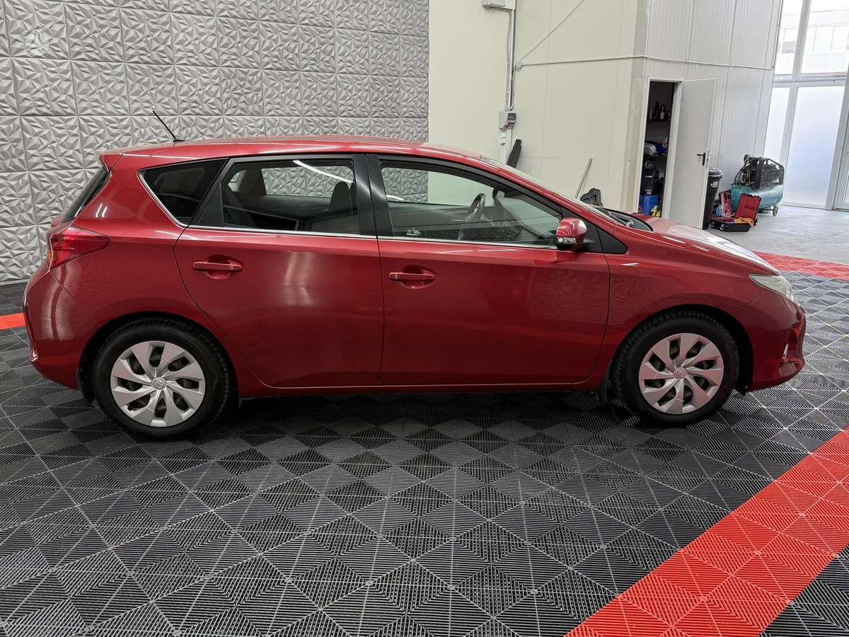 Toyota Auris, 1.6 l., hatchback