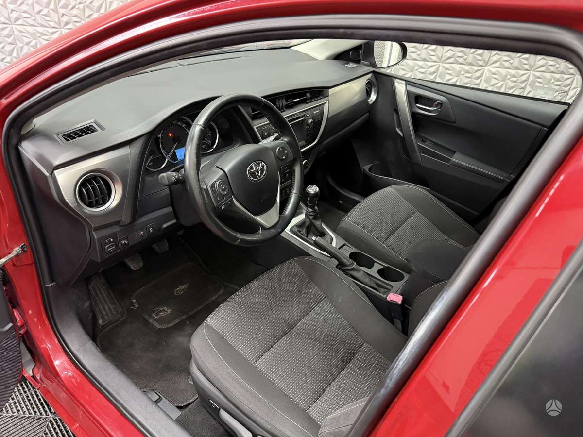 Toyota Auris, 1.6 l., hatchback