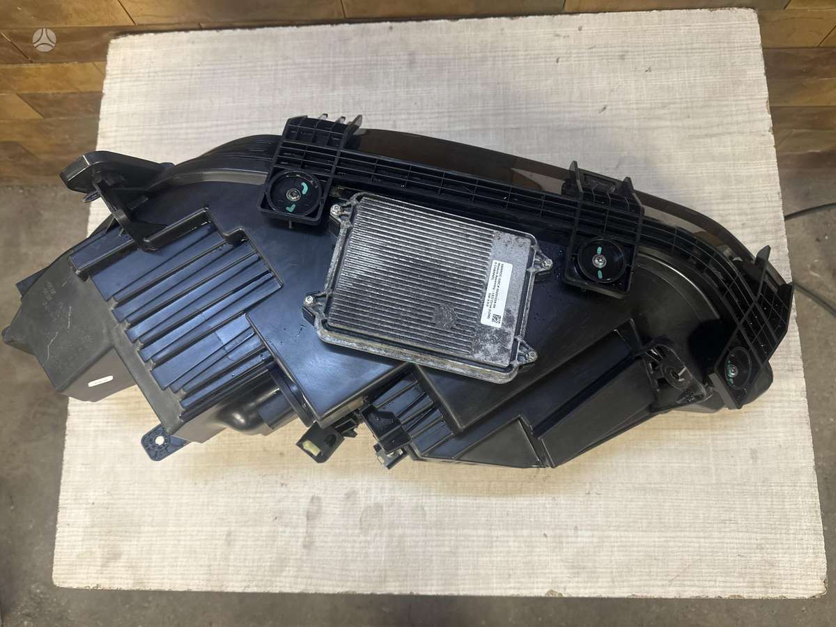Tesla Model X, 103431900B 10341900c, žibintai