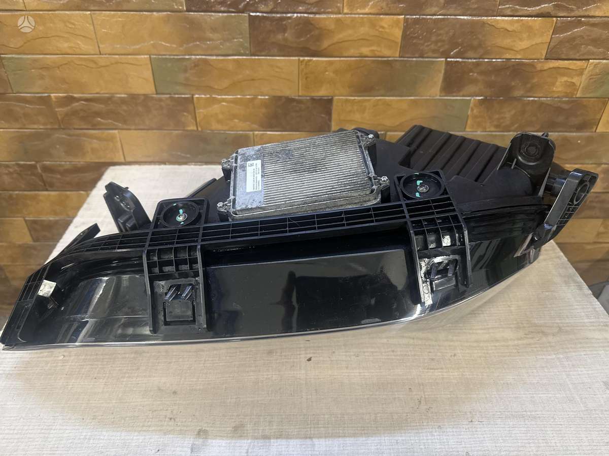 Tesla Model X, 103431900B 10341900c, žibintai