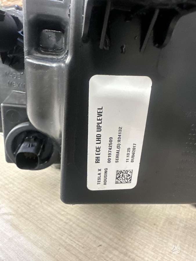 Tesla Model X, 103431900B 10341900c, žibintai