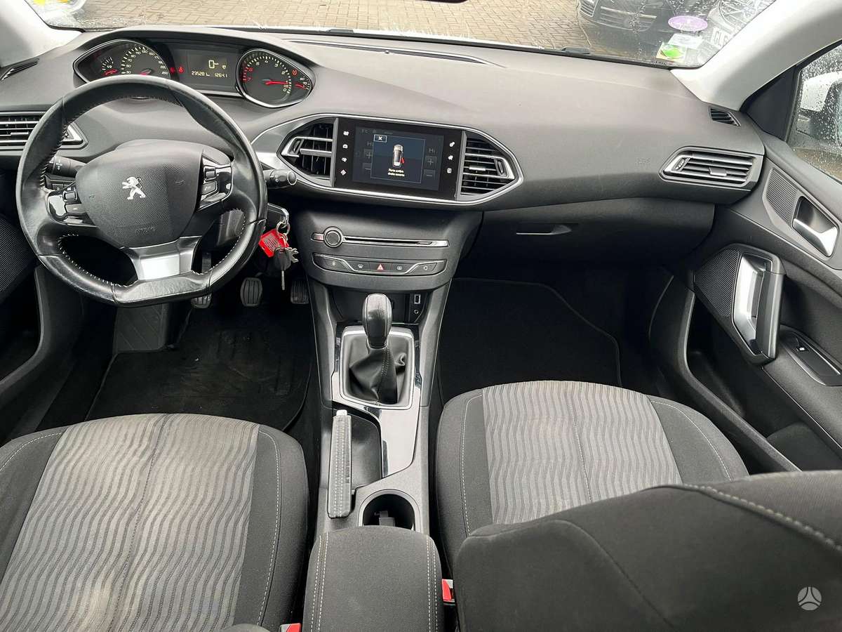 Peugeot 308, 1.2 l., Универсал