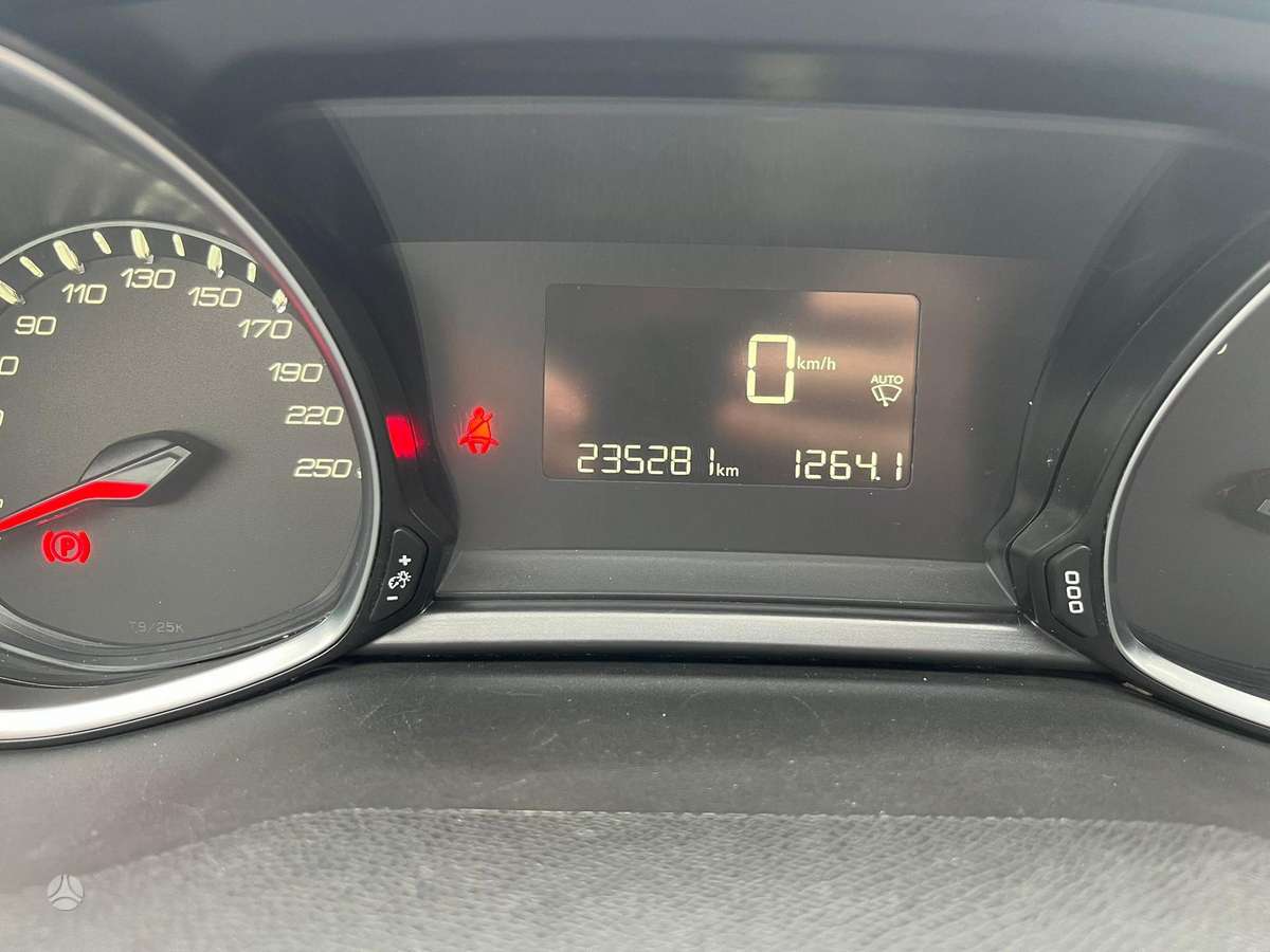 Peugeot 308, 1.2 l., Универсал