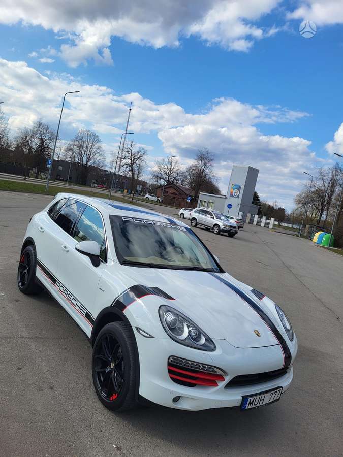Porsche Cayenne - 2