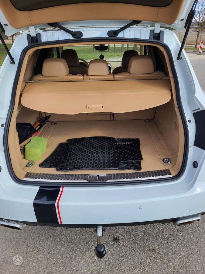 Porsche Cayenne - 4
