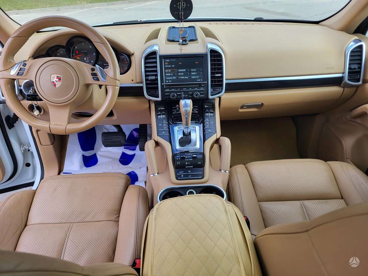 Porsche Cayenne - 11
