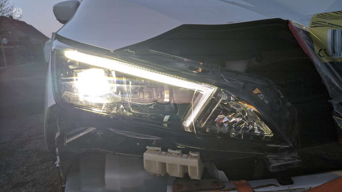 Nissan Leaf, 260106WK7A, žibintai