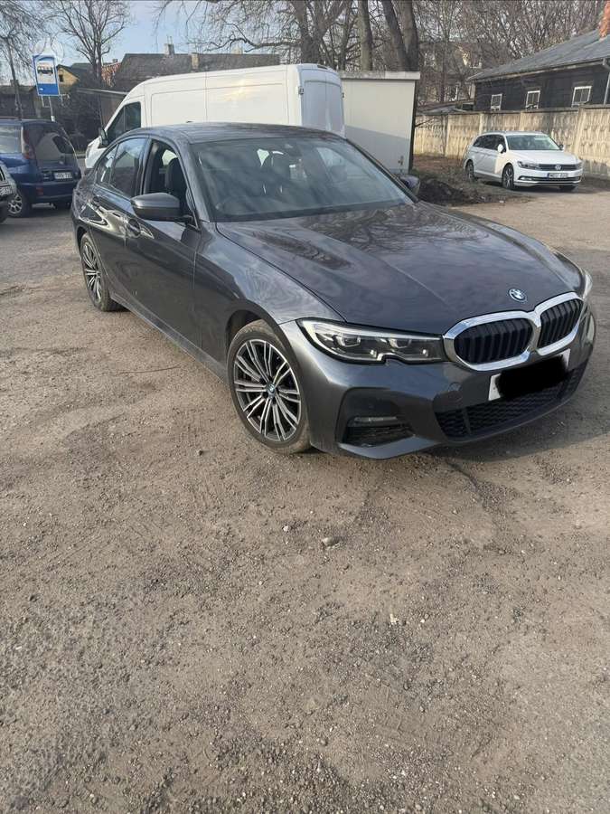 BMW 330
