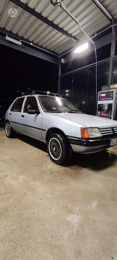 Peugeot 205 - 1