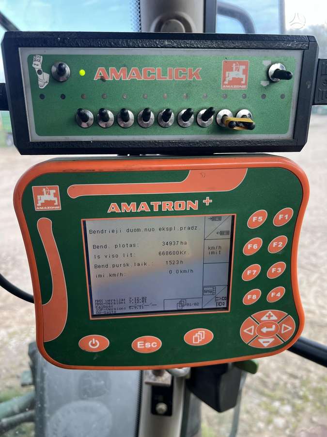 Amazone UX 4200, sprayers