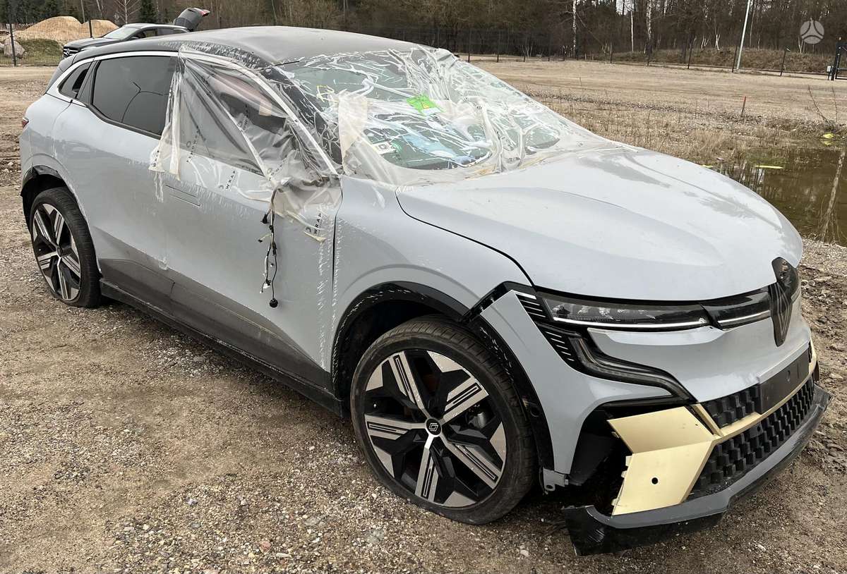 Renault Megane E-Tech body parts