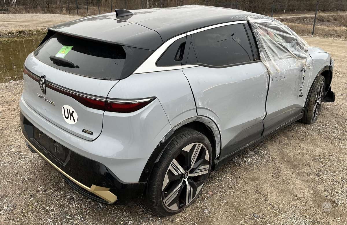 Renault Megane E-Tech body parts