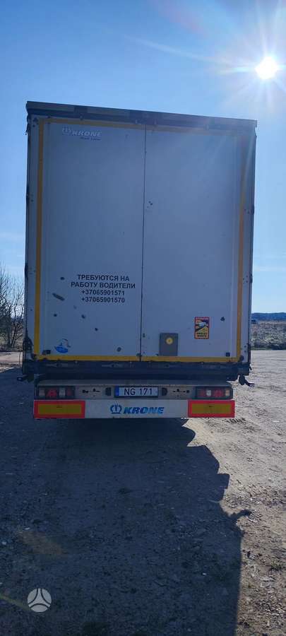 Krone SD, curtainsider with dropside