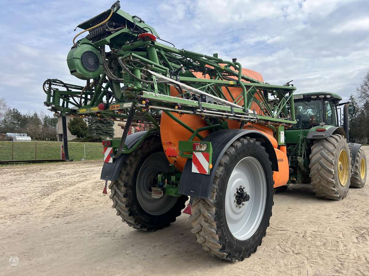 Amazone UX 6200 super, sprayers
