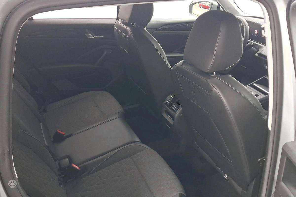 Volkswagen Tiguan - 9