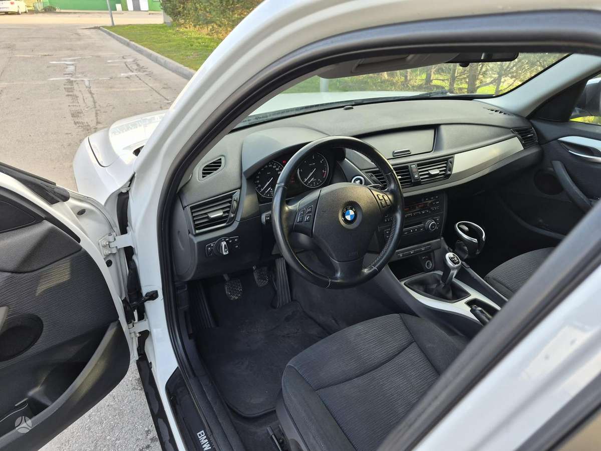 BMW X1, 2.0 l., hatchback