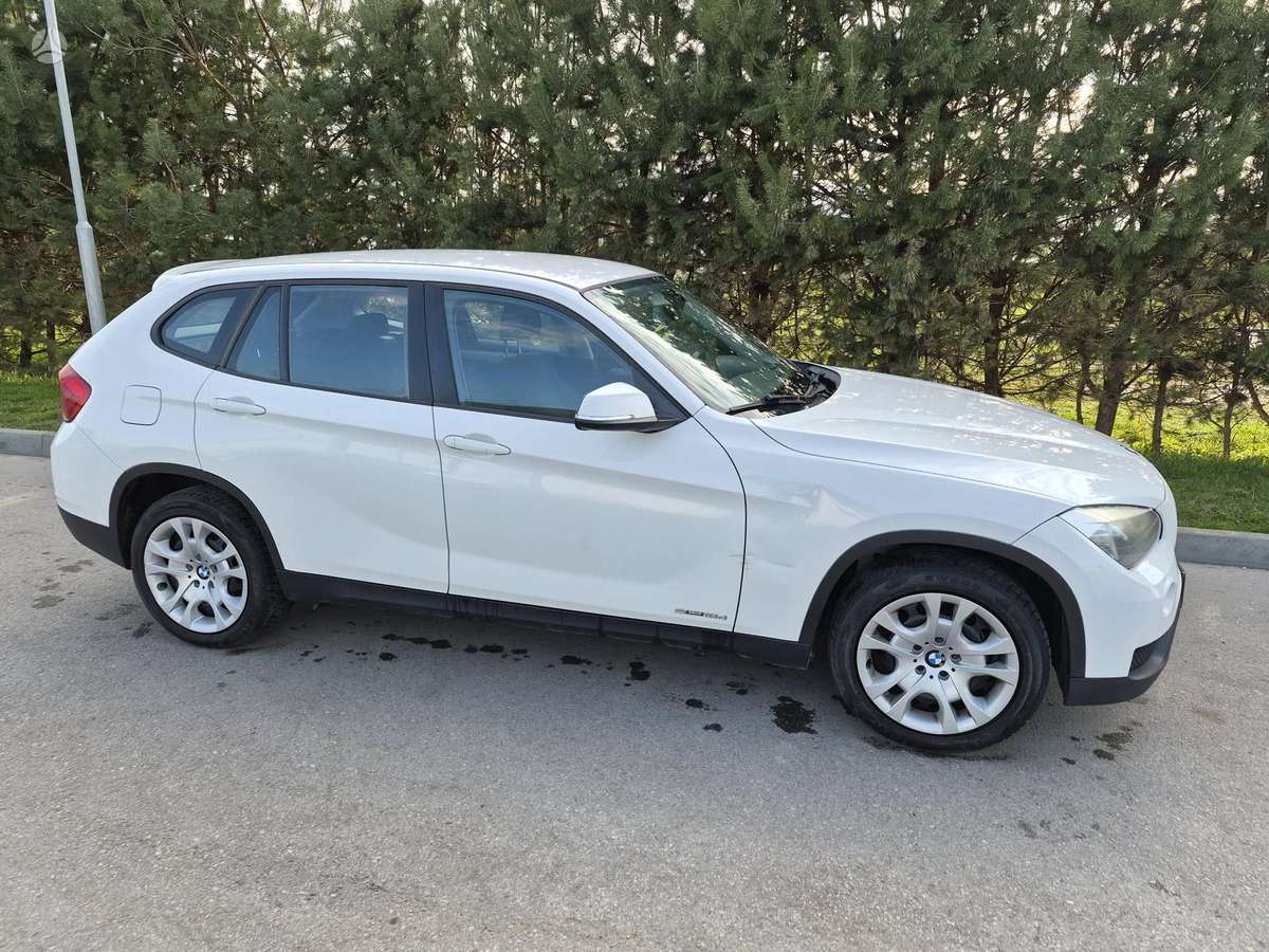 BMW X1, 2.0 l., hatchback
