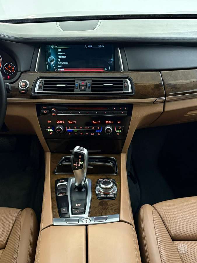 BMW 730, 3.0 l., Седан