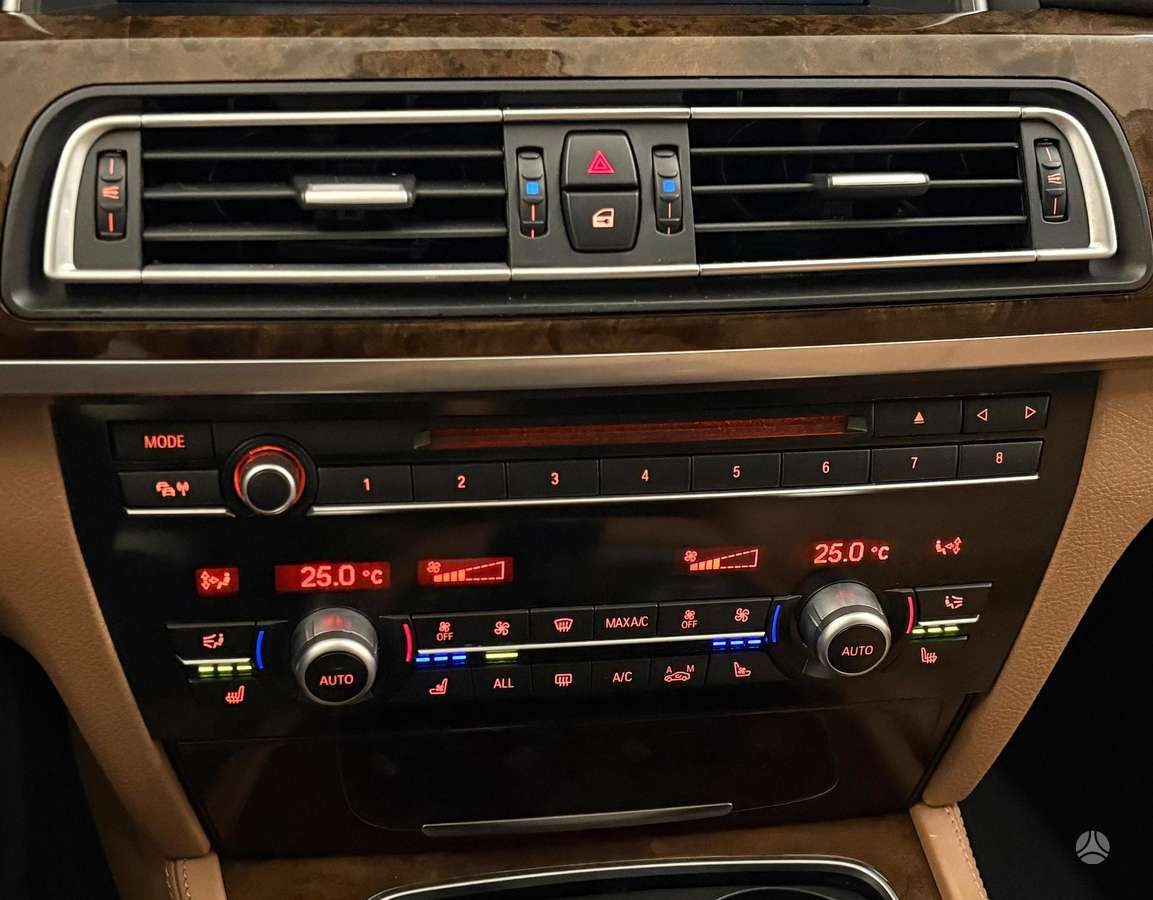BMW 730, 3.0 l., Седан