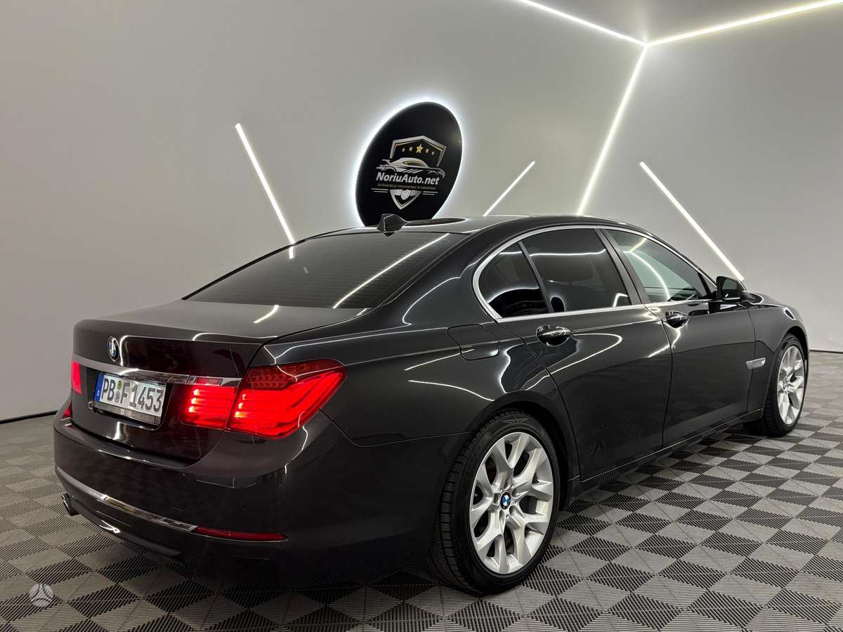 BMW 730, 3.0 l., Седан