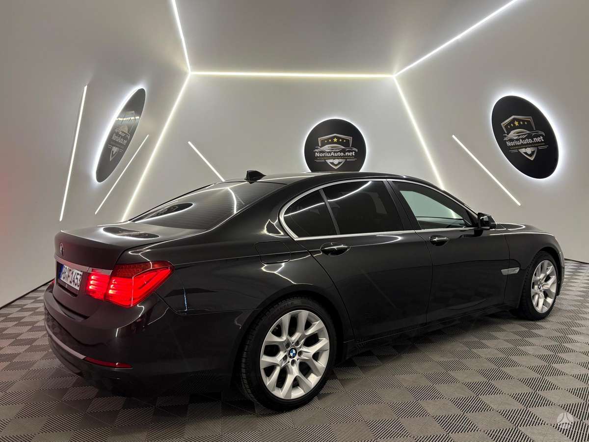 BMW 730, 3.0 l., Седан