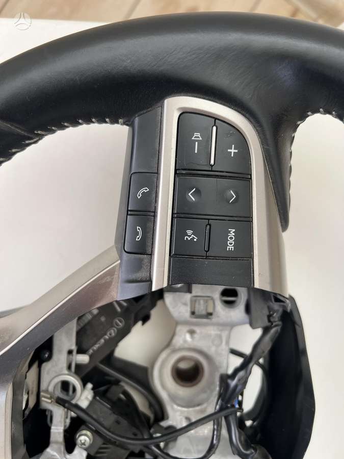 Lexus RX 450h steering wheel